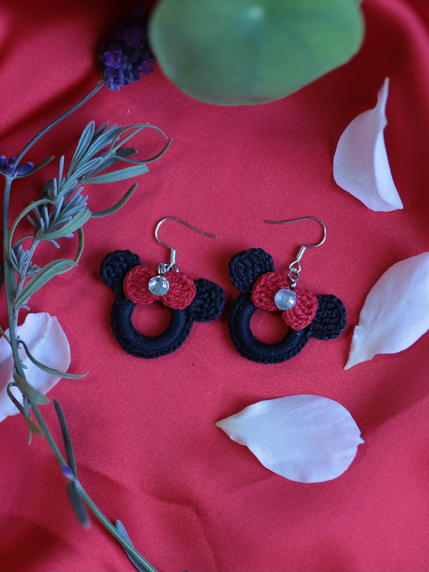 Cute design dangle earrings
